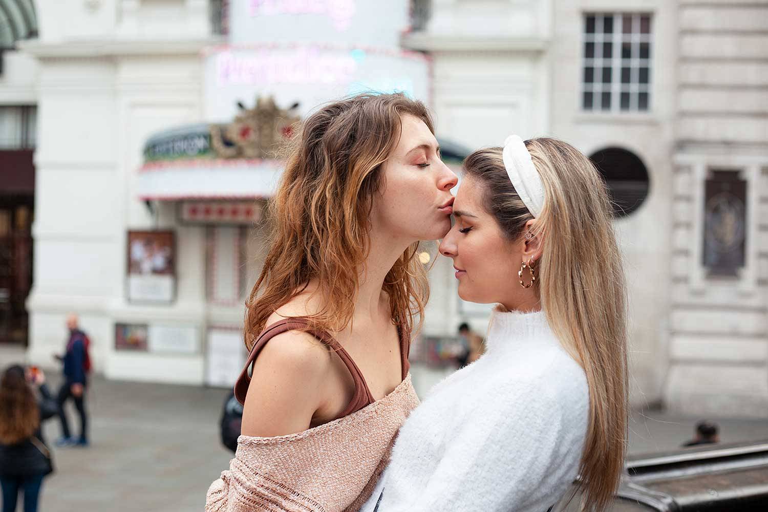 Ghid-pentru-cupluri-lesbiene1.jpg